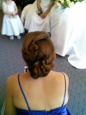Wedding Hair Stylist THAT COMES TO YOU!