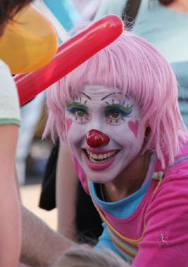 Crazy Daisy the clown - Clowns - EntertainOz